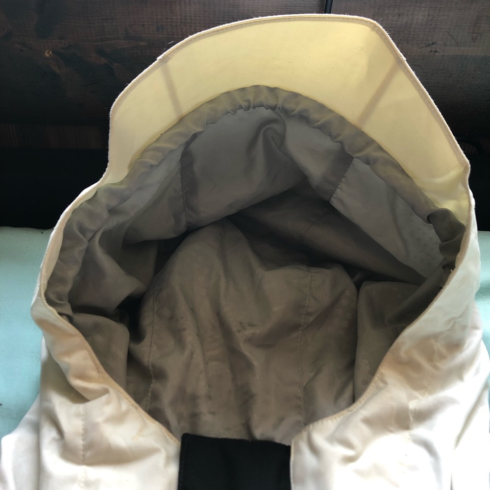 Volcom Snowboard Jacket - Picture 5 of 8